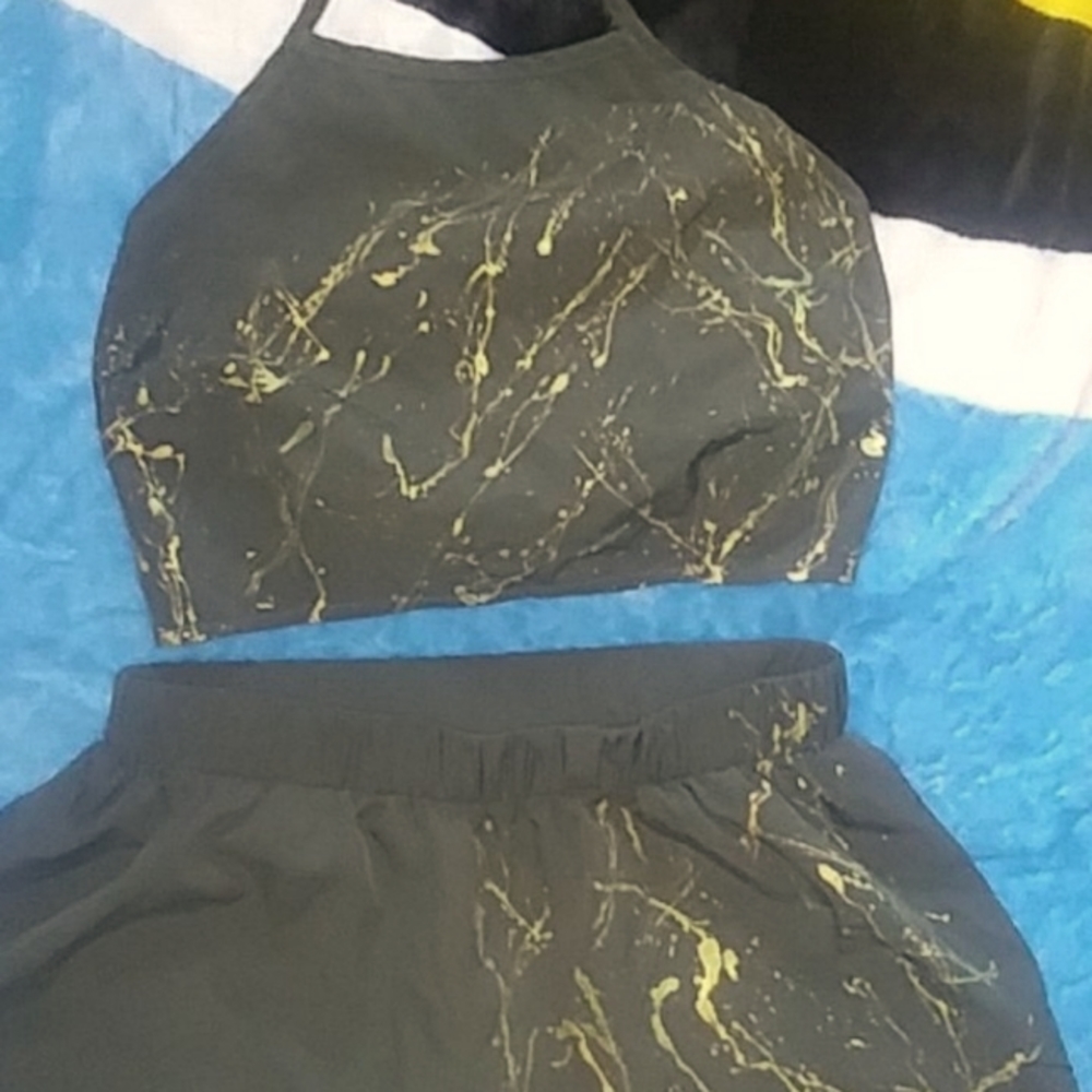 SIZE Large Halter Top Set